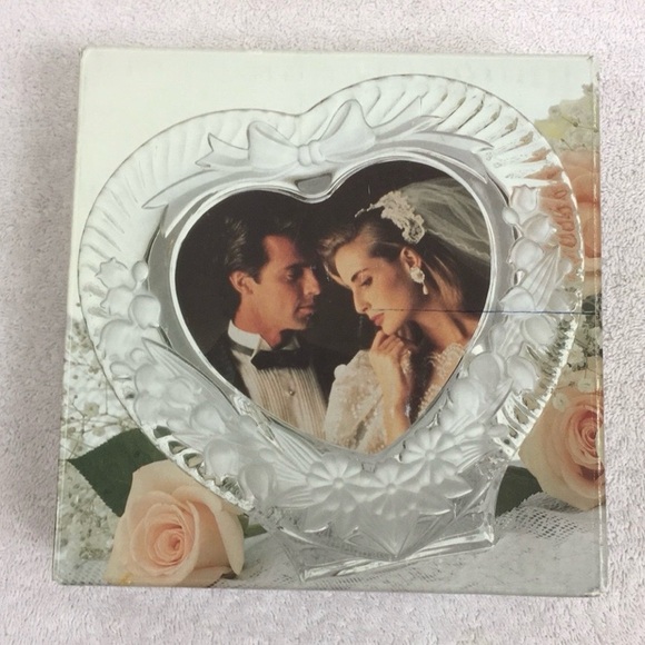 Vintage Home Beautiful Frosted Floral Heart Open Front Photo Glass Frame Classic - Picture 8 of 11